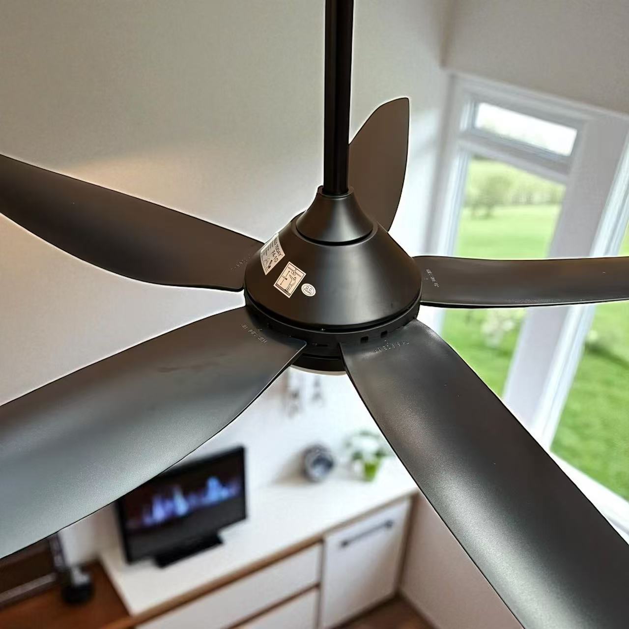 Aero Breeze 49" 5-Blade 50W LED Ceiling Fan Light - Image 4
